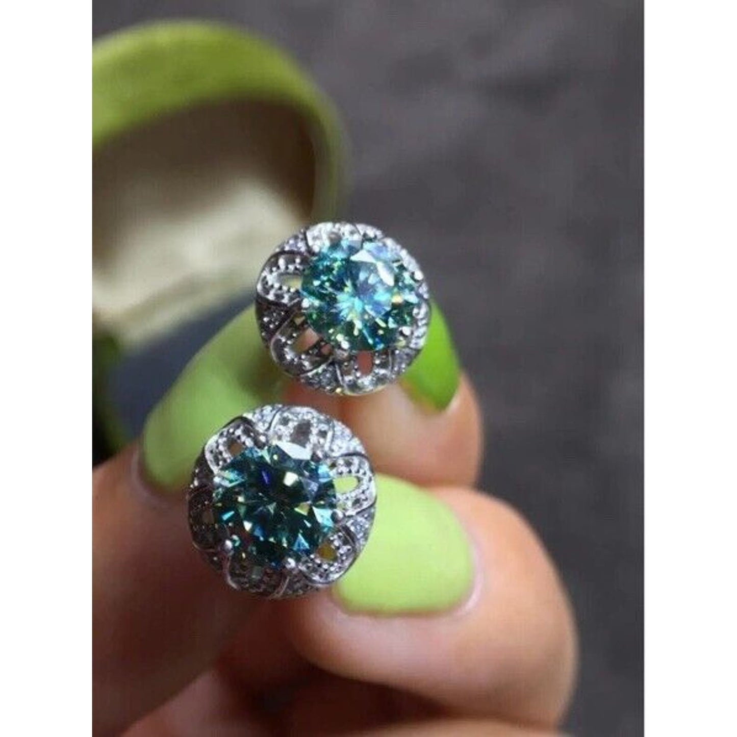 VVS1 Round Brilliant Cut Green Moissanite Stud Earrings 1 CT