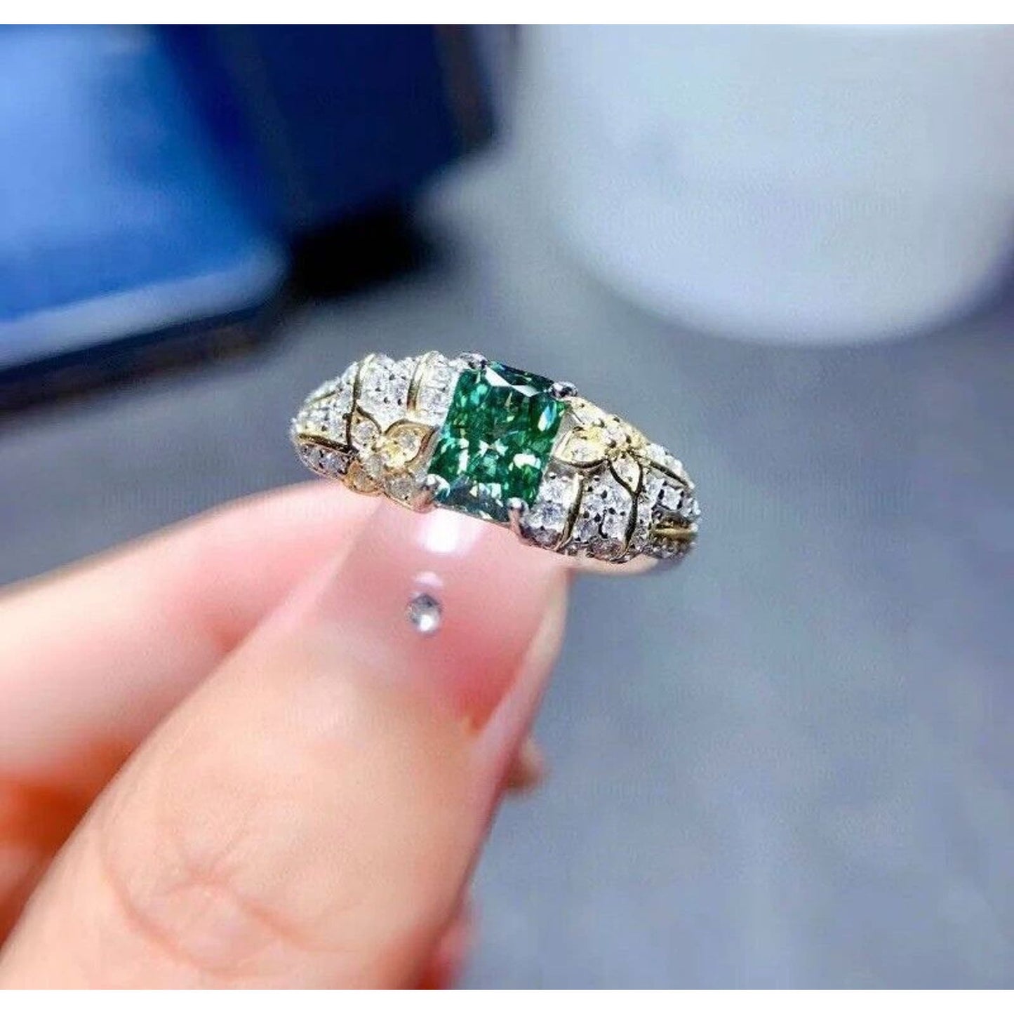 VVS1 1 Carat Radiant Cut Green Moissanite Ring