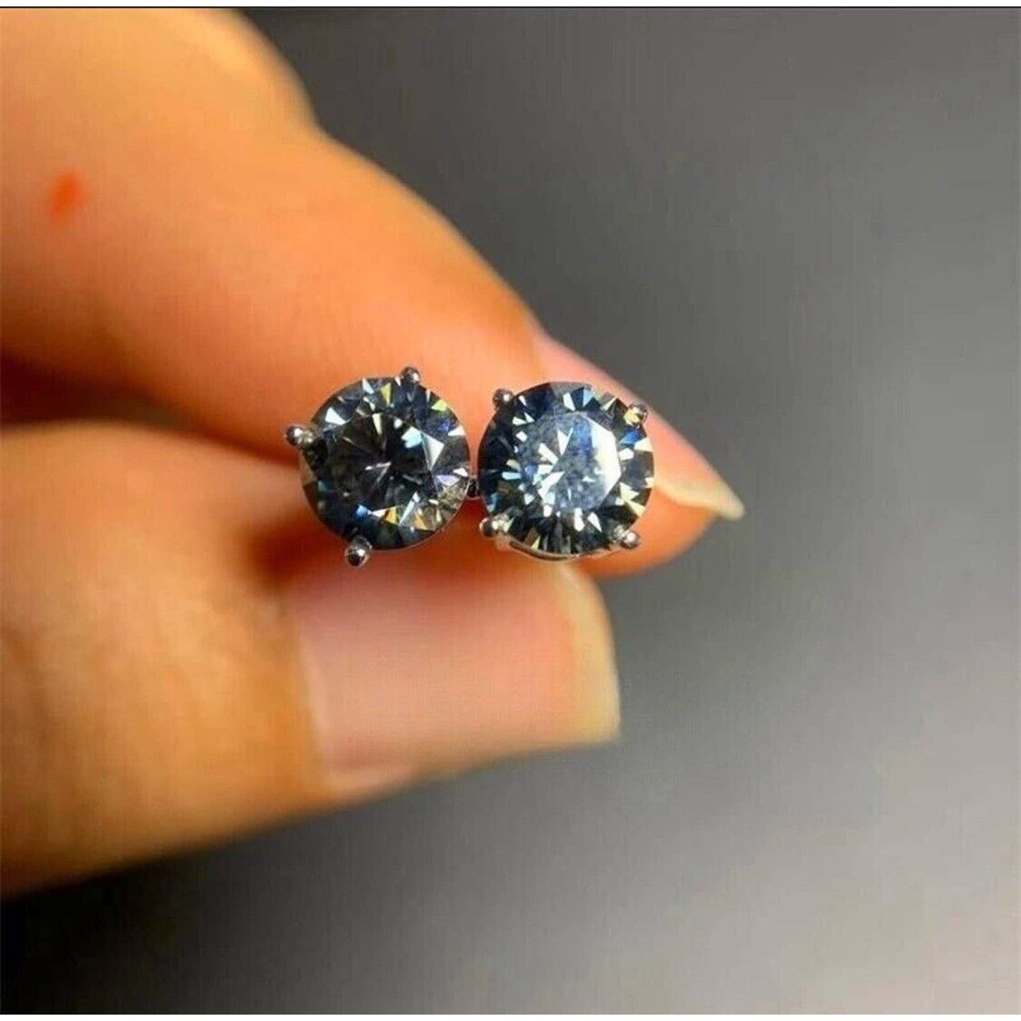 VVS1 Round Brilliant Cut Gray Blue Moissanite Stud Earring