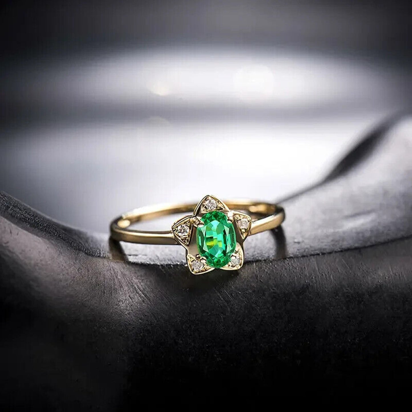 Natural Emerald and Diamond Oval Cut Flower Ring 18k Yellow Gold