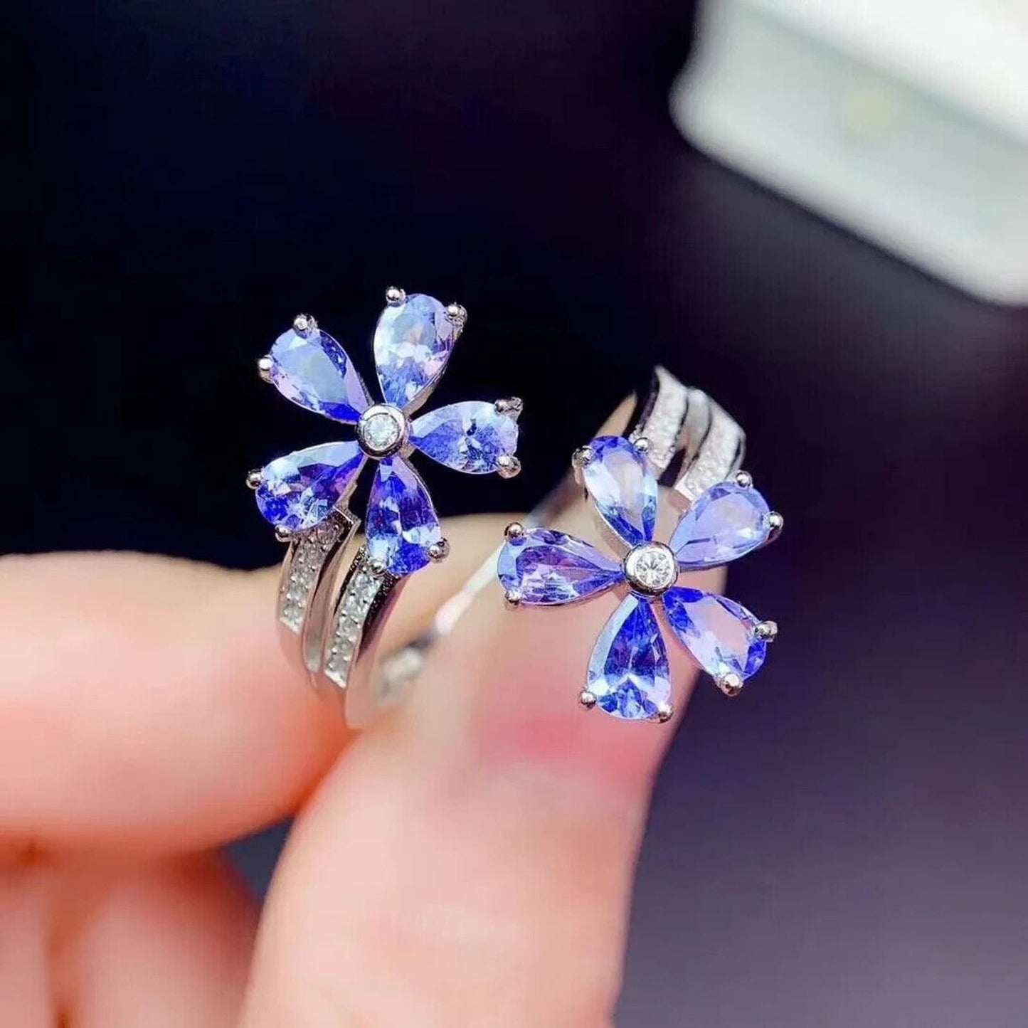 Tanzanite Flower Ring VVS1 Platinum Plated