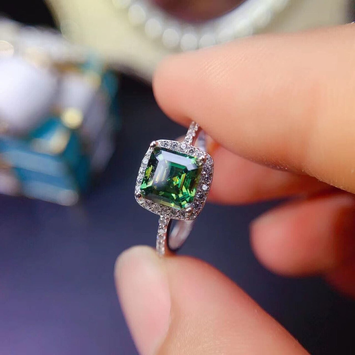 VVS1 1 Carat Green Asscher Cut Moissanite Ring