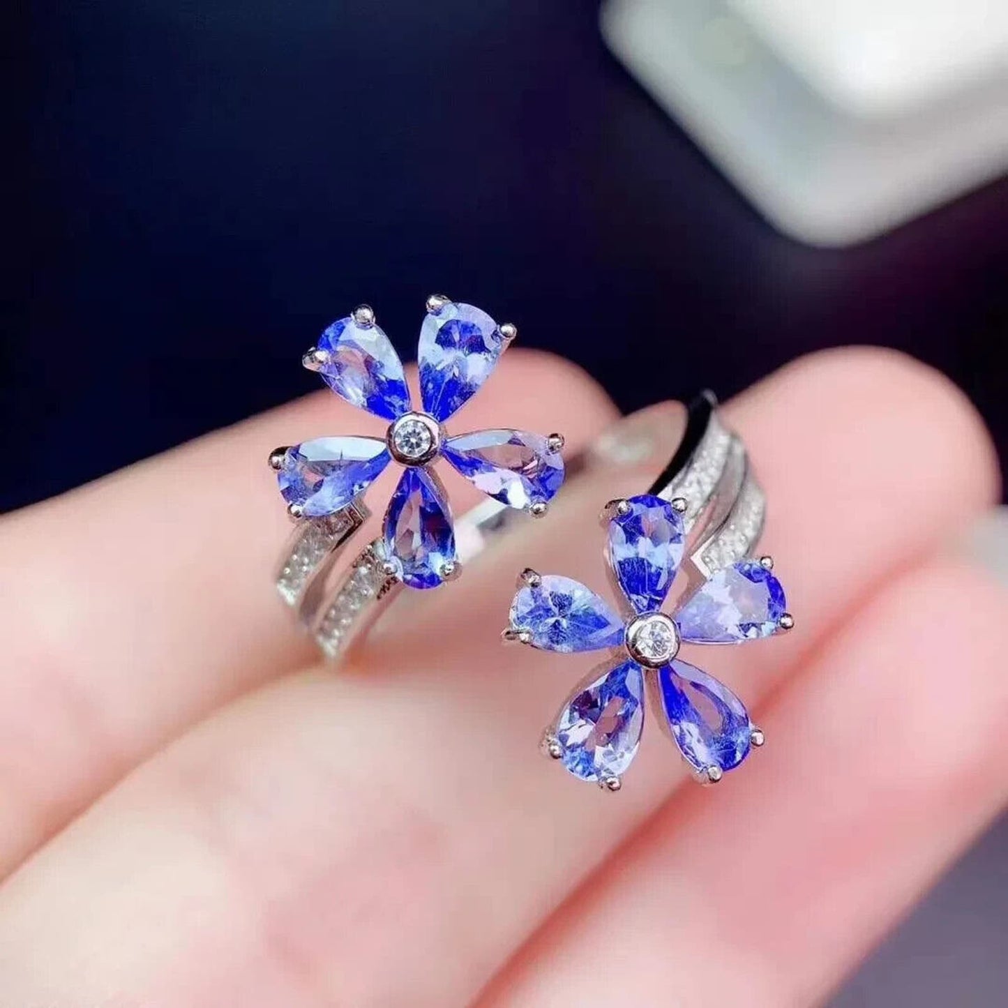 Tanzanite Flower Ring VVS1 Platinum Plated