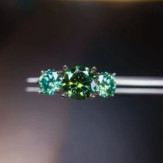 VVS1 Round Brilliant Cut 3 Stone Green Moissanite Ring